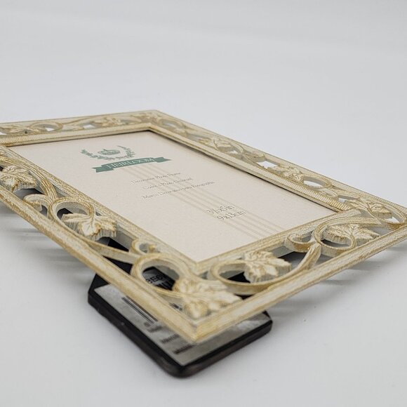 Decorative Heirloom Photo Frame 3.5" X 5" Intricate Leaf Design Ivory & Gold Fin - Picture 10 of 10